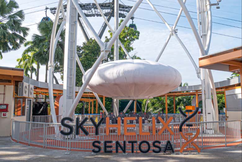 Entrée de l'attraction SkyHelix